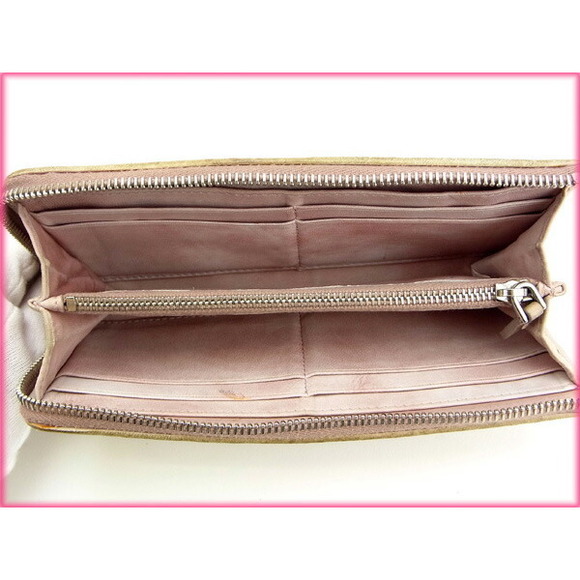 Miu Miu zipper Wallet long leather Matelass beige - Picture 1 of 6